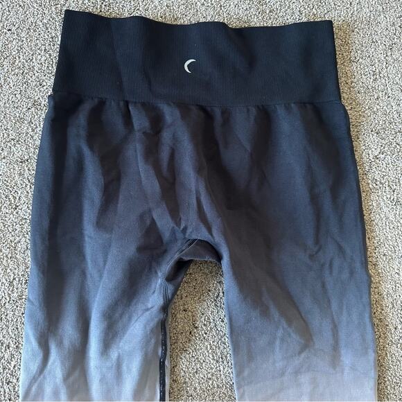 ZYIA Active Ombré Performance Compression Leggings - Picture 4 of 6